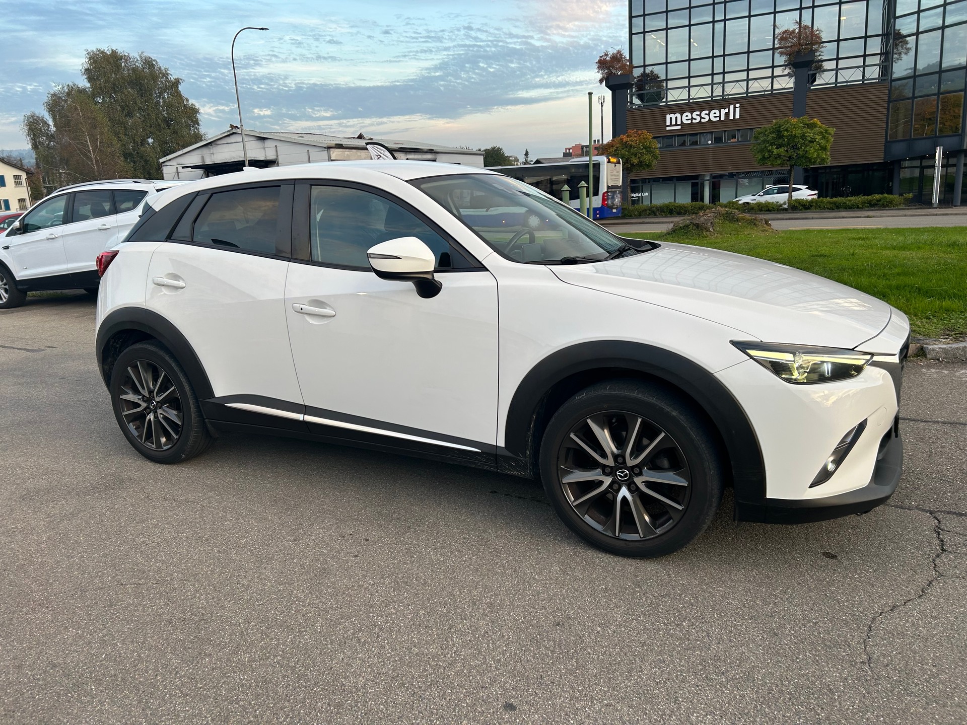 MAZDA CX-3 2.0 Revolution AWD Skyactiv Drive-image-2