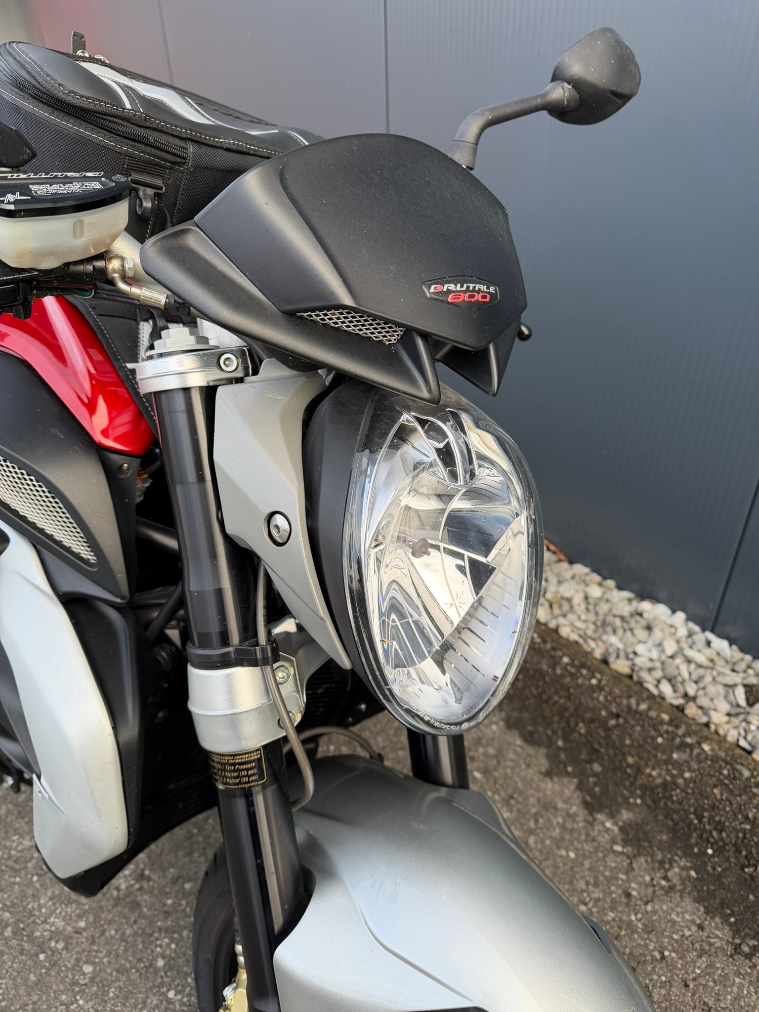 MV AGUSTA B3 Brutale 800-showroom-element-2