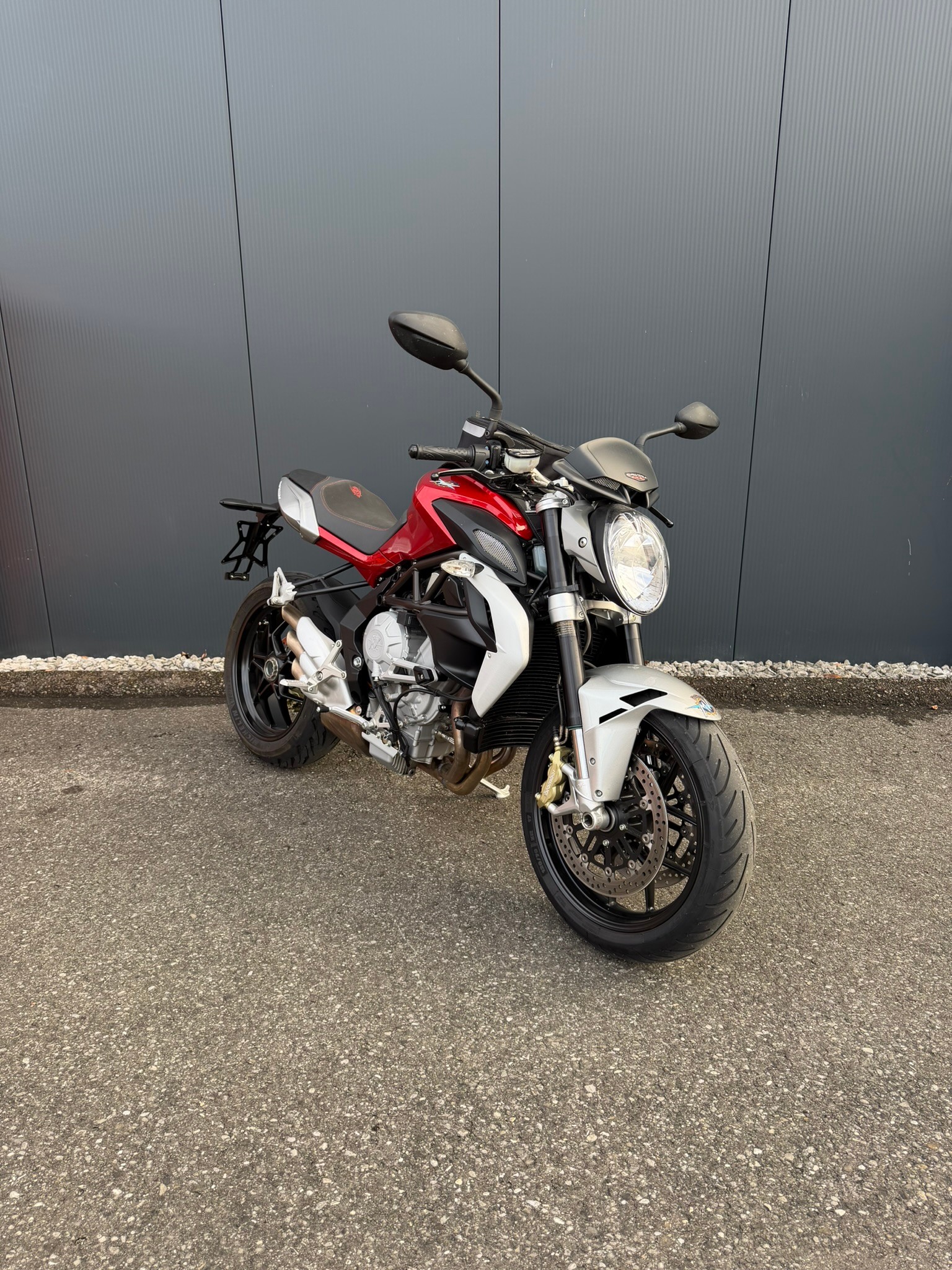 MV AGUSTA B3 Brutale 800-showroom-element-1
