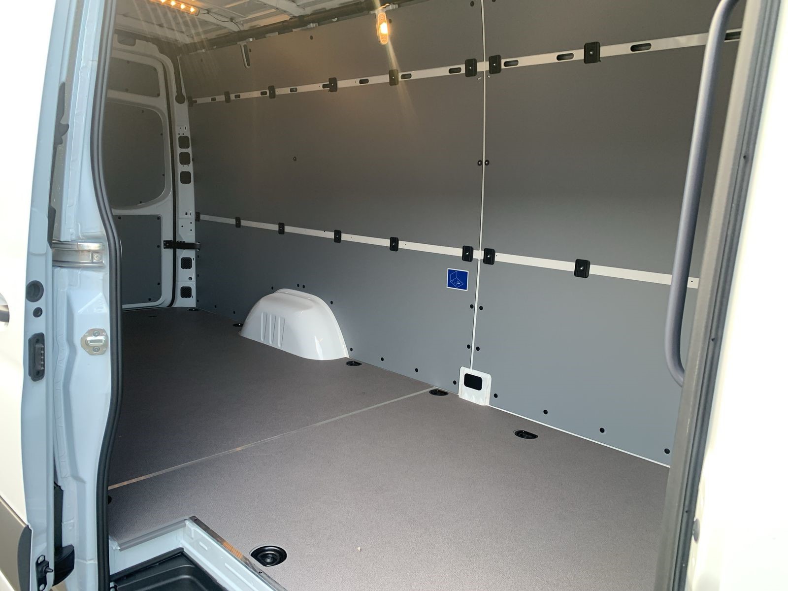 MERCEDES-BENZ Sprinter 317 CDI Lang 9G-TRONIC-image-6