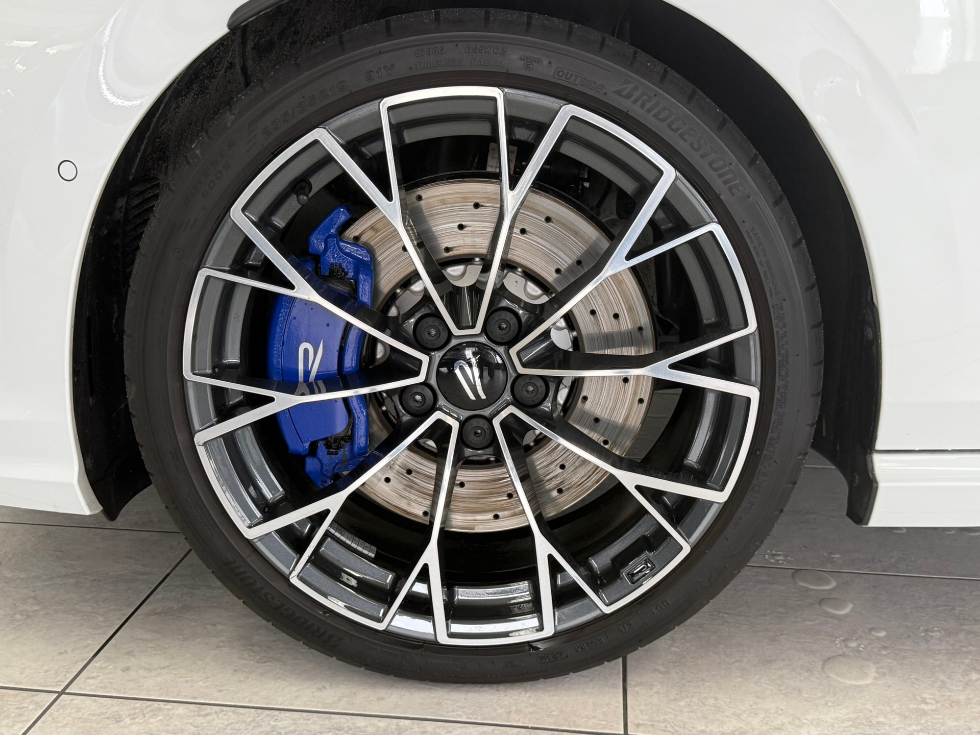 VW Golf 2.0 TSI R DSG 4 Motion, 8-fach bereift-image-11