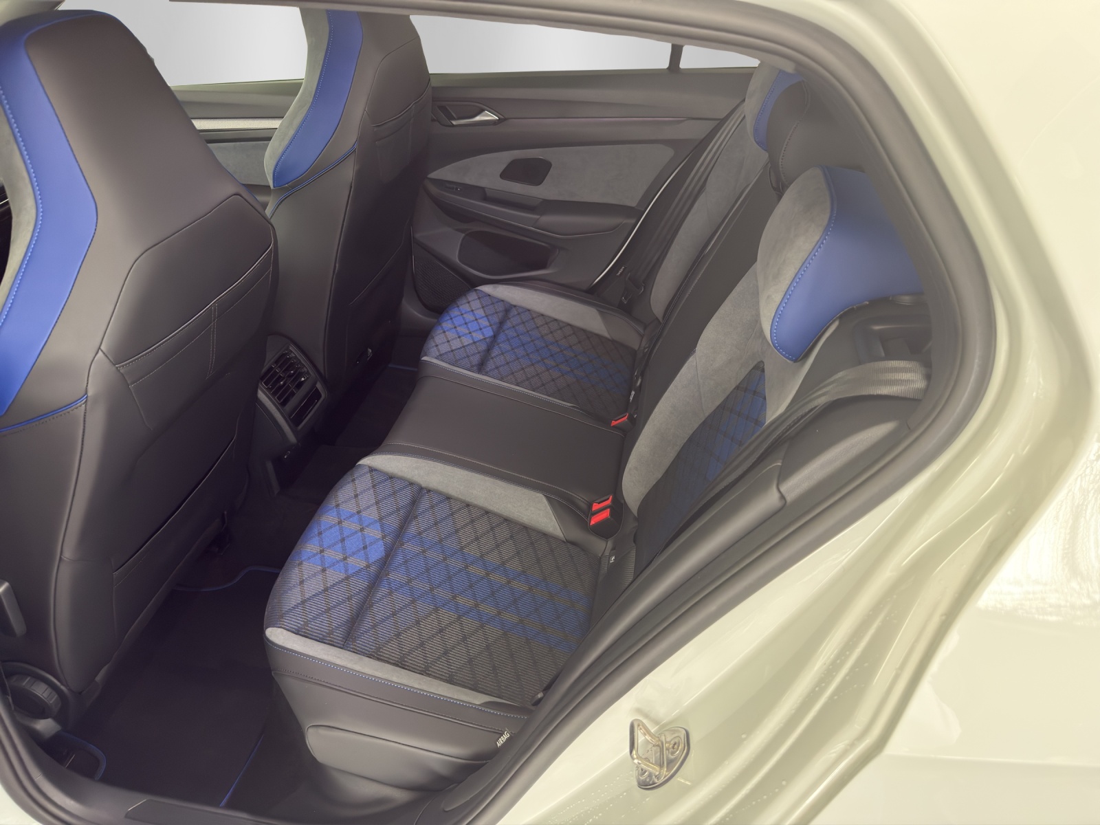 VW Golf 2.0 TSI R DSG 4 Motion, 8-fach bereift-image-9