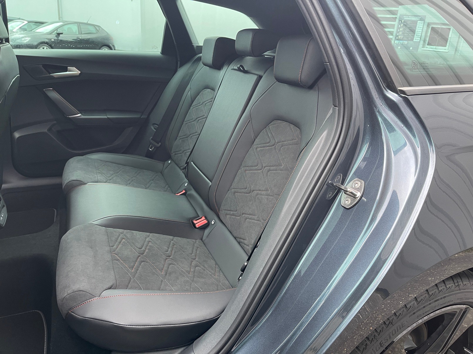 SEAT Leon ST 1.5 eTSI mHEV DSG 75 Edition-image-5