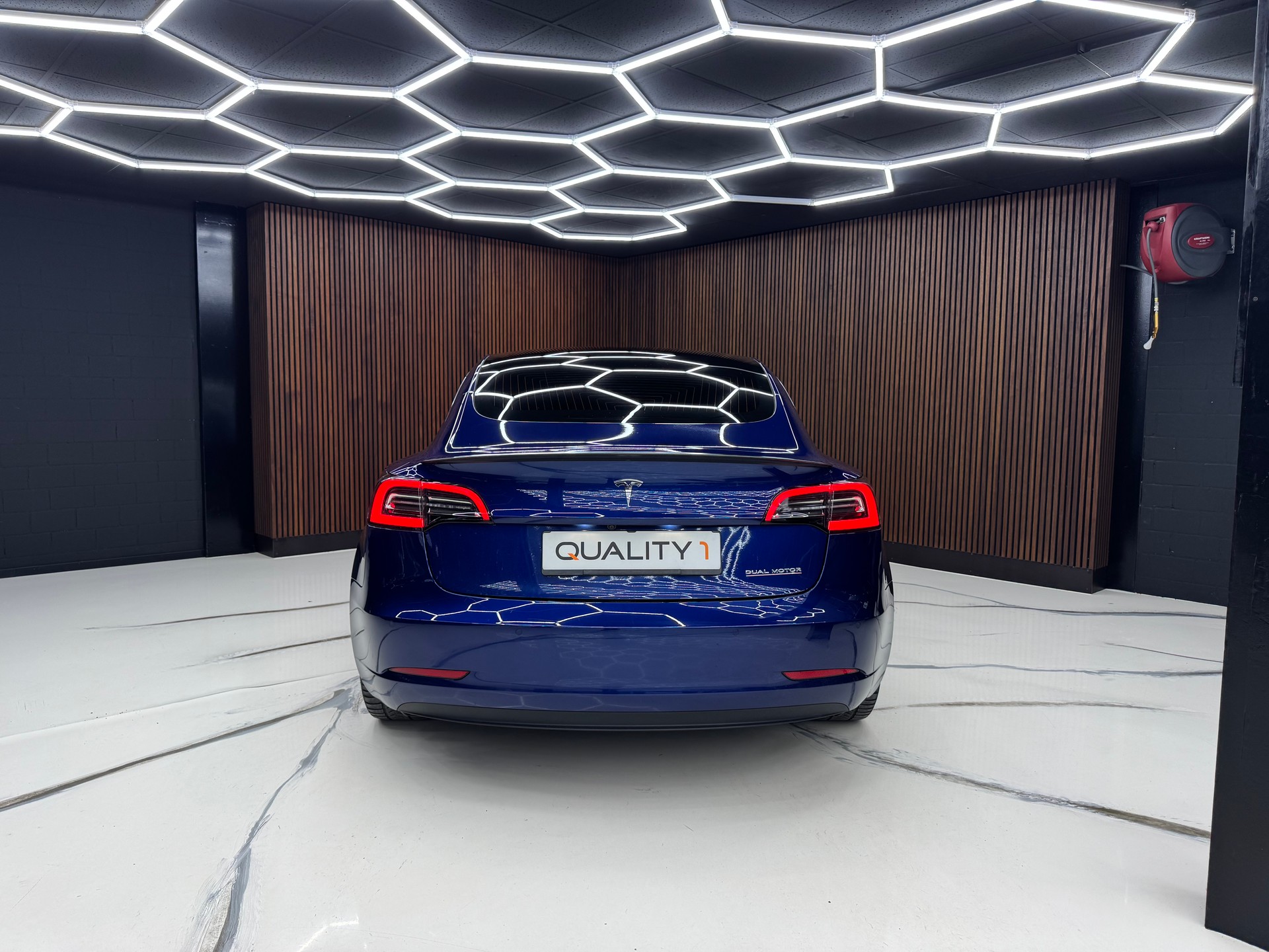 TESLA Model 3 Performance Dual Motor AWD-image-7