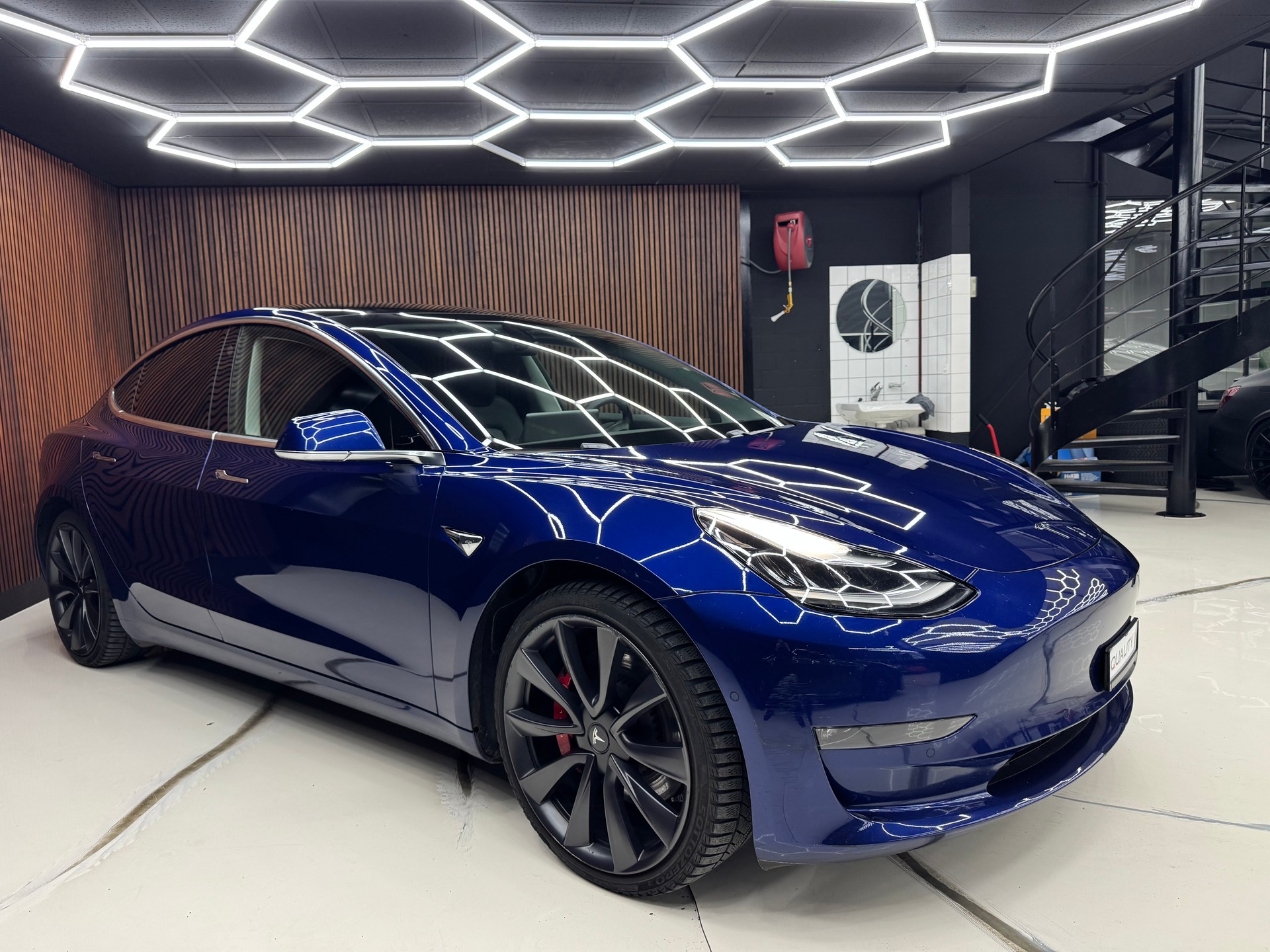 TESLA Model 3 Performance Dual Motor AWD-image-3