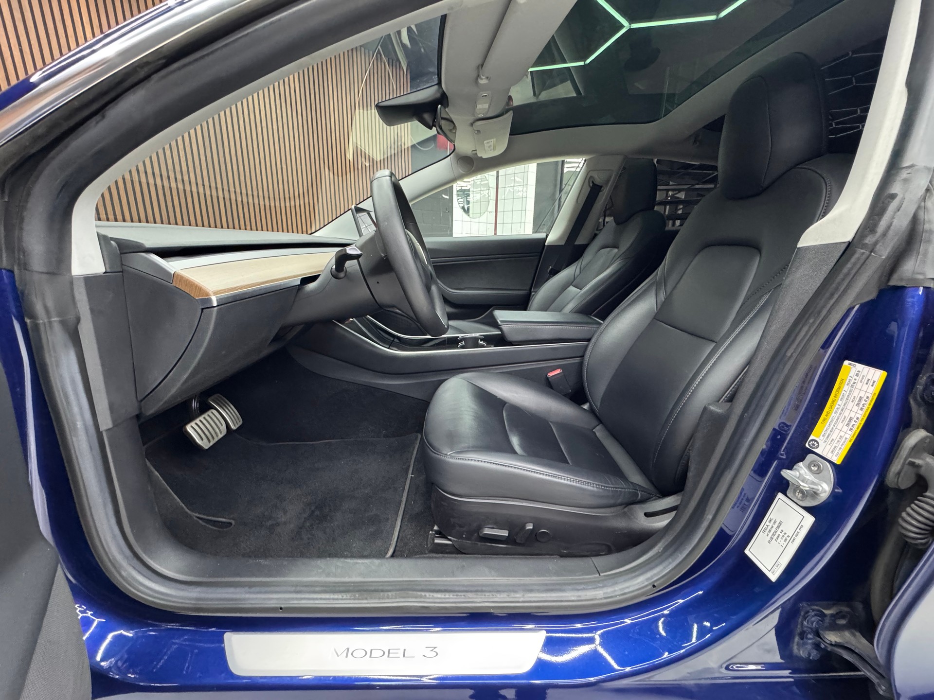 TESLA Model 3 Performance Dual Motor AWD-image-11