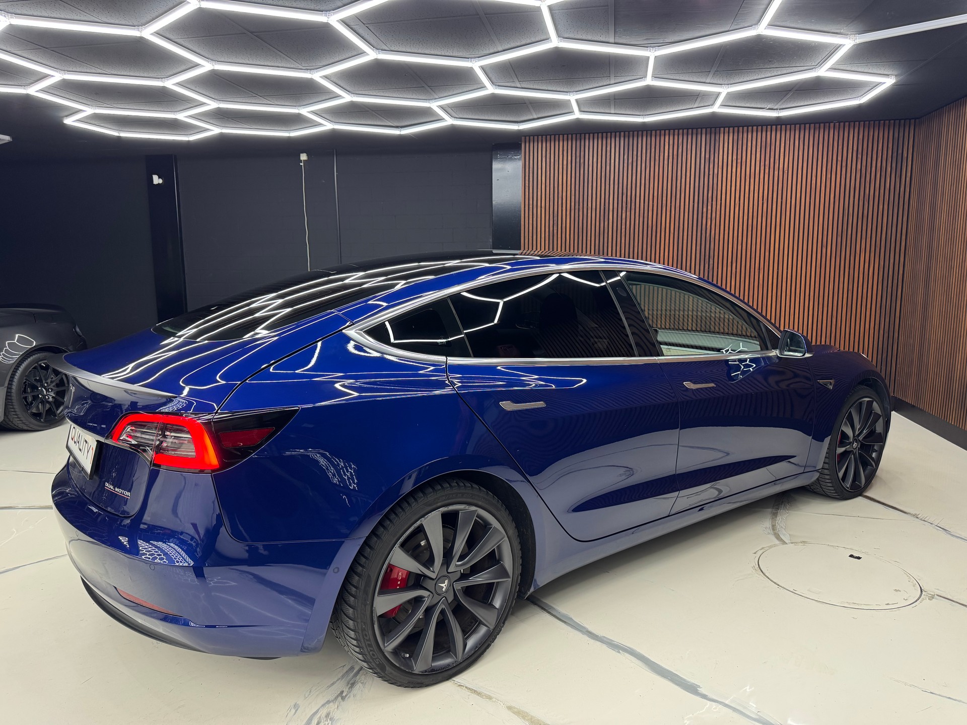 TESLA Model 3 Performance Dual Motor AWD-image-6