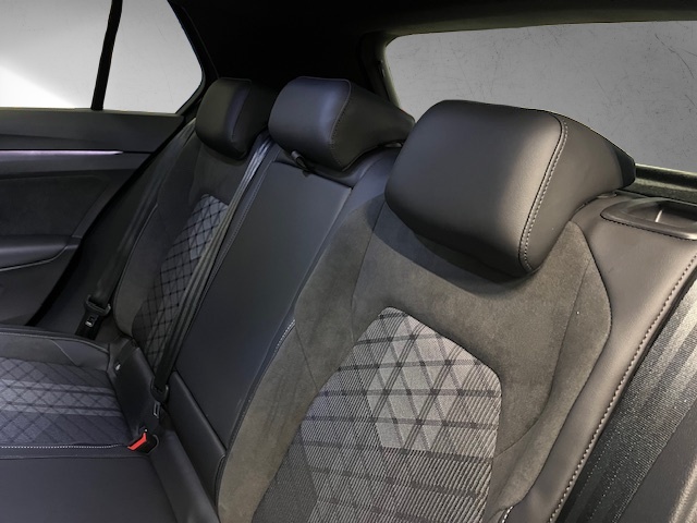 VW Golf 1.5 e TSI mHEV R-Line DSG-image-19