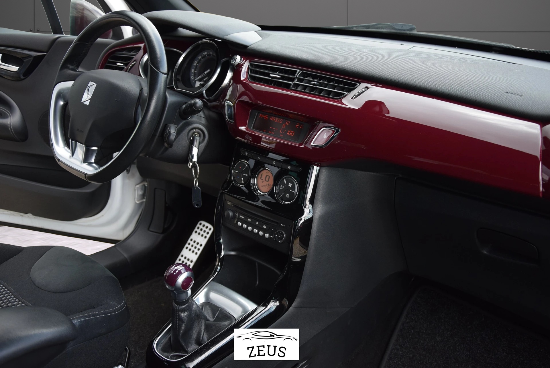 DS AUTOMOBILES DS3 1.6 VTi SO Chic-image-12