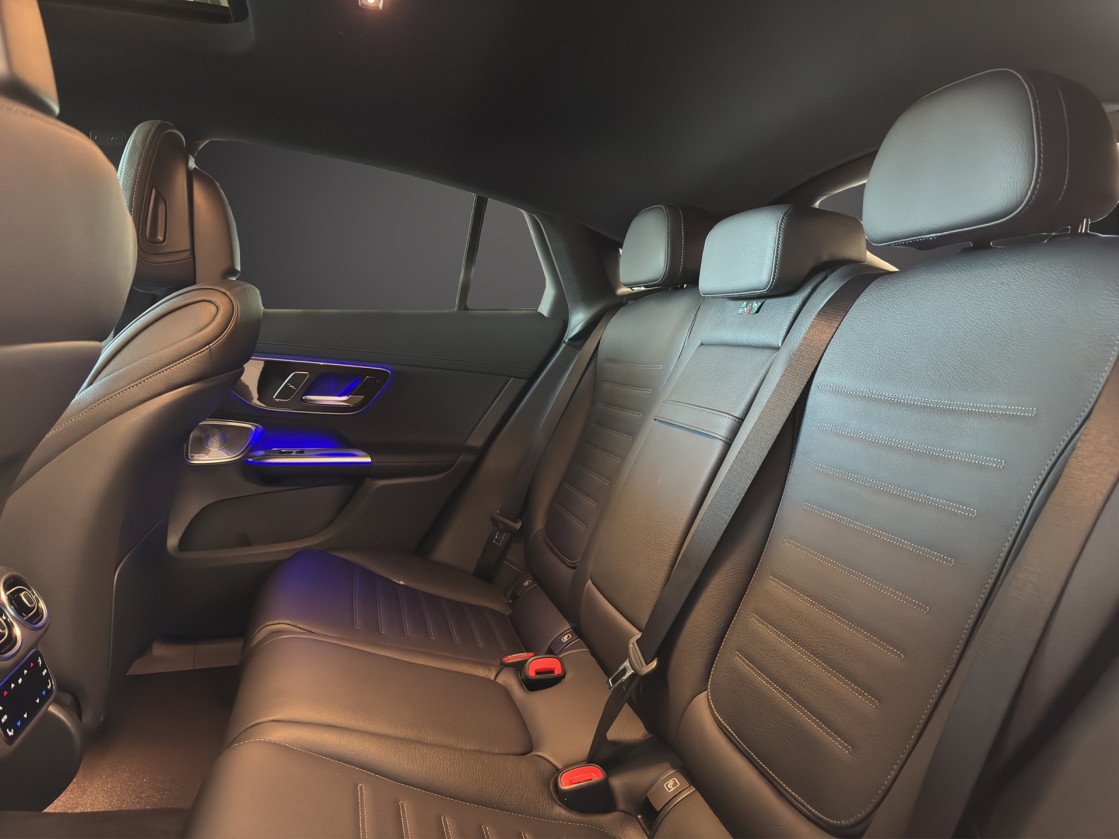 MERCEDES-BENZ GLC Coupé 300e 4M EQ Star AMG Line-image-11