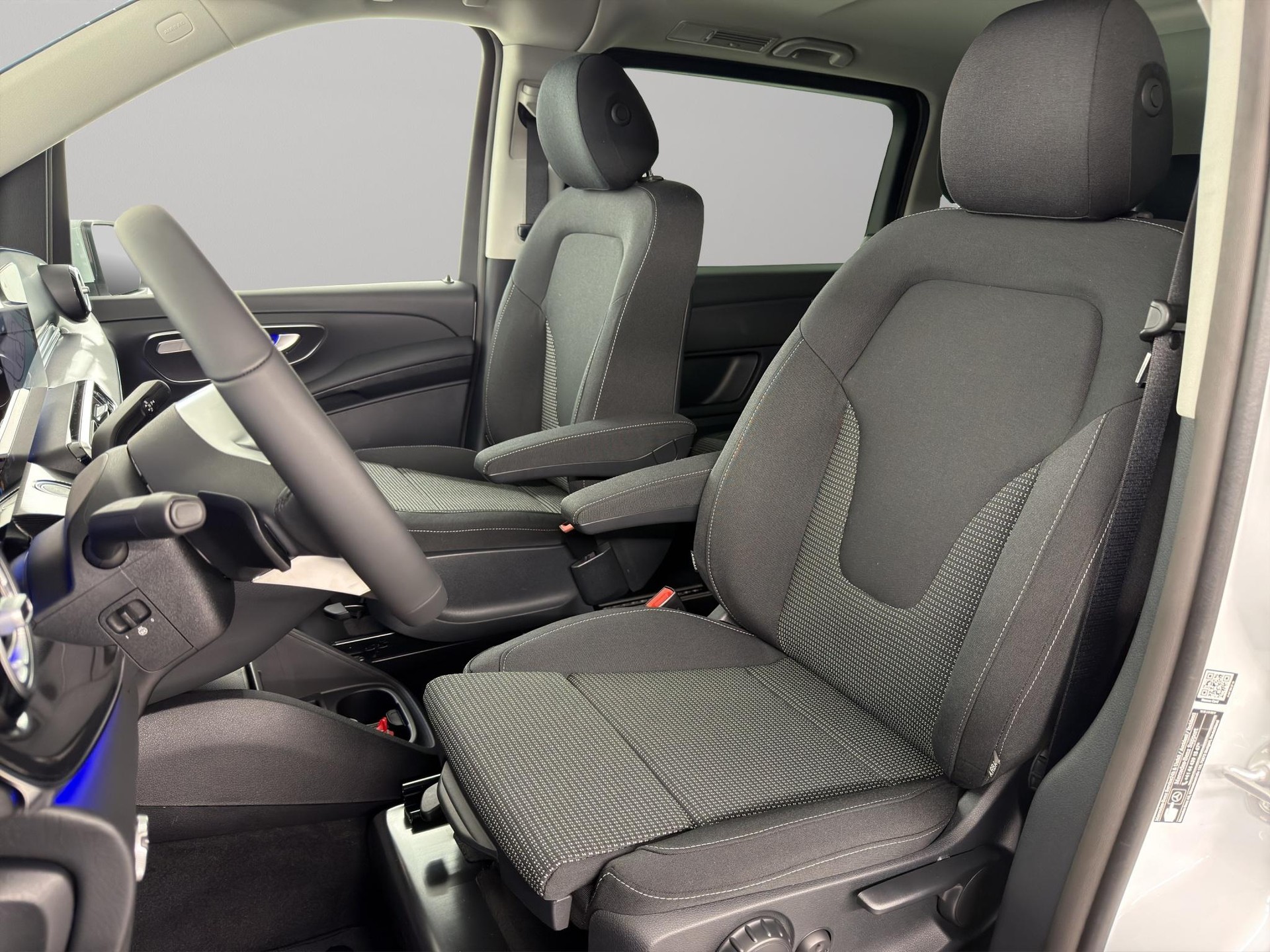 MERCEDES-BENZ V 250 d Trend 4matic Van-image-5