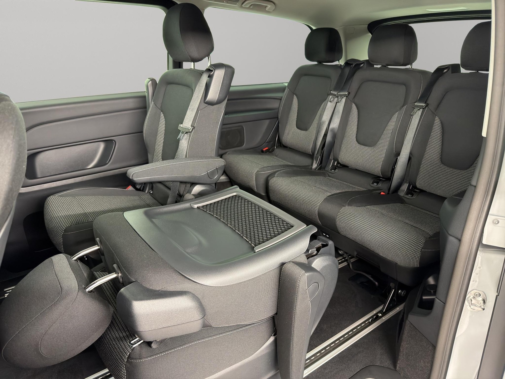 MERCEDES-BENZ V 250 d Trend 4matic Van-image-6