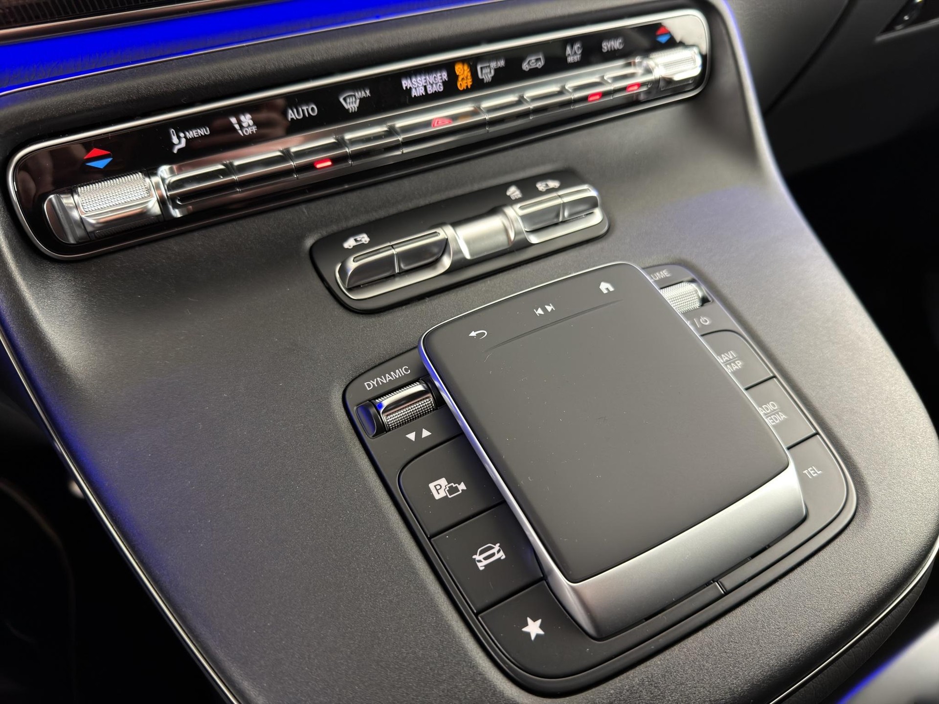 MERCEDES-BENZ V 250 d Trend 4matic Van-image-9