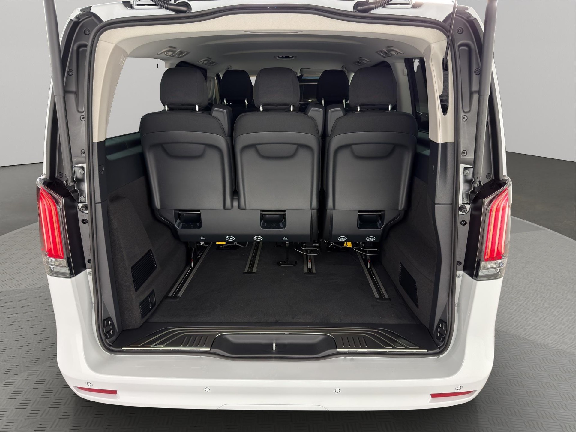 MERCEDES-BENZ V 250 d Trend 4matic Van-image-4