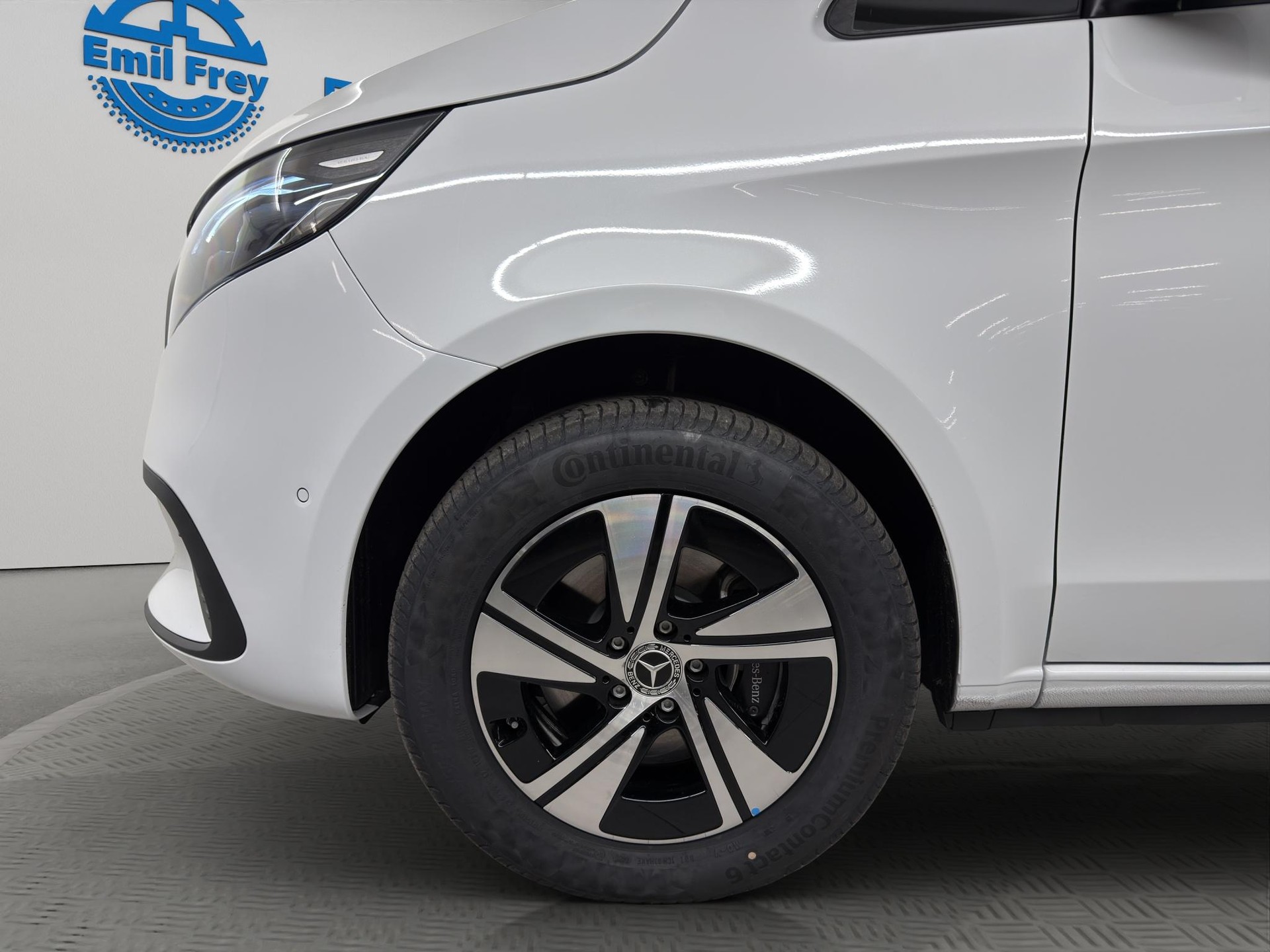 MERCEDES-BENZ V 250 d Trend 4matic Van-image-3
