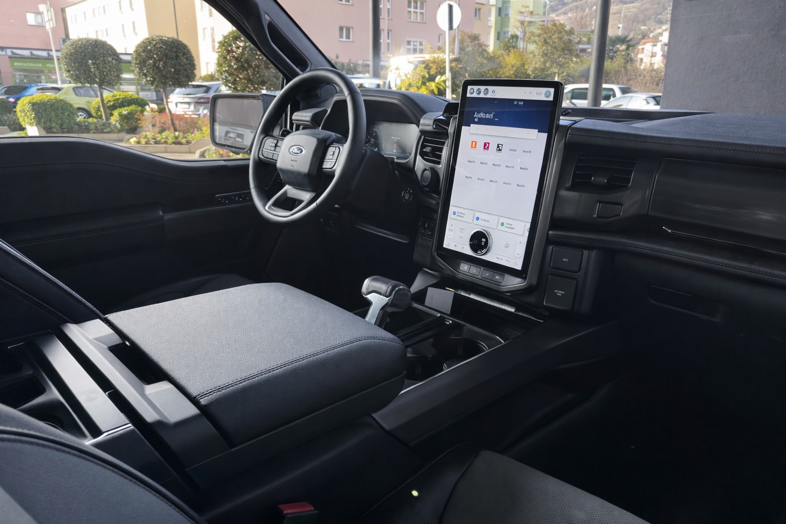 FORD F-150 Lightning 91 kWh Lariat Launch Edition-image-6