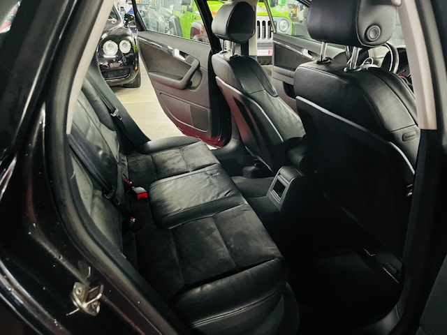 AUDI A3 Sportback 2.0 TDI Ambition-image-9
