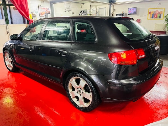 AUDI A3 Sportback 2.0 TDI Ambition-image-1