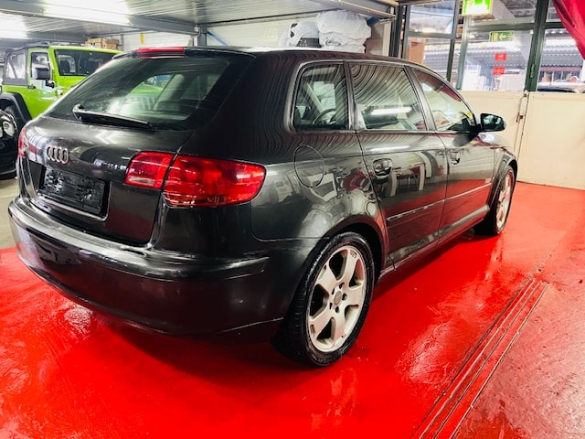 AUDI A3 Sportback 2.0 TDI Ambition-image-7