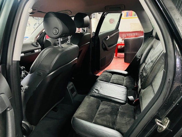AUDI A3 Sportback 2.0 TDI Ambition-image-12