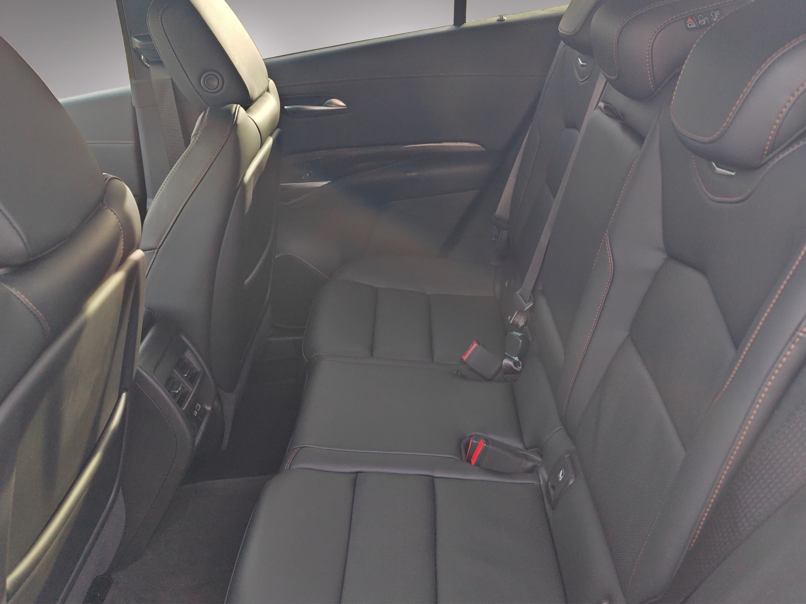 CADILLAC XT4 2.0 T Sport AWD-image-12