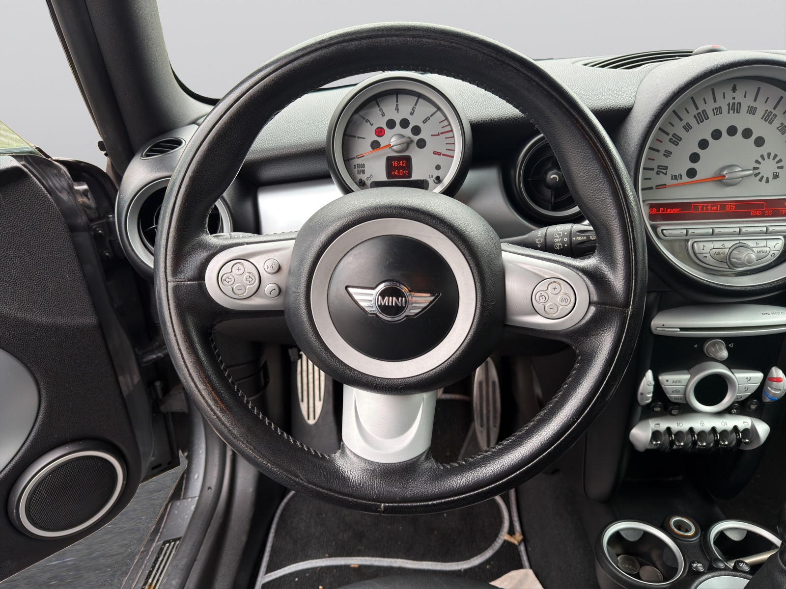 MINI Cooper John Cooper Works-image-5
