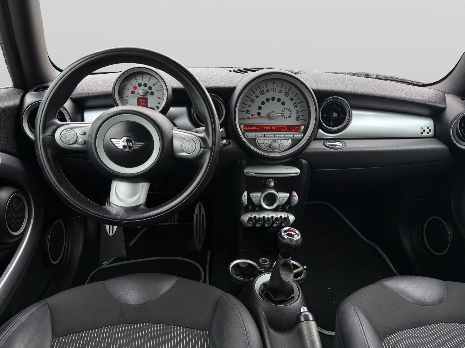MINI Cooper John Cooper Works-image-12
