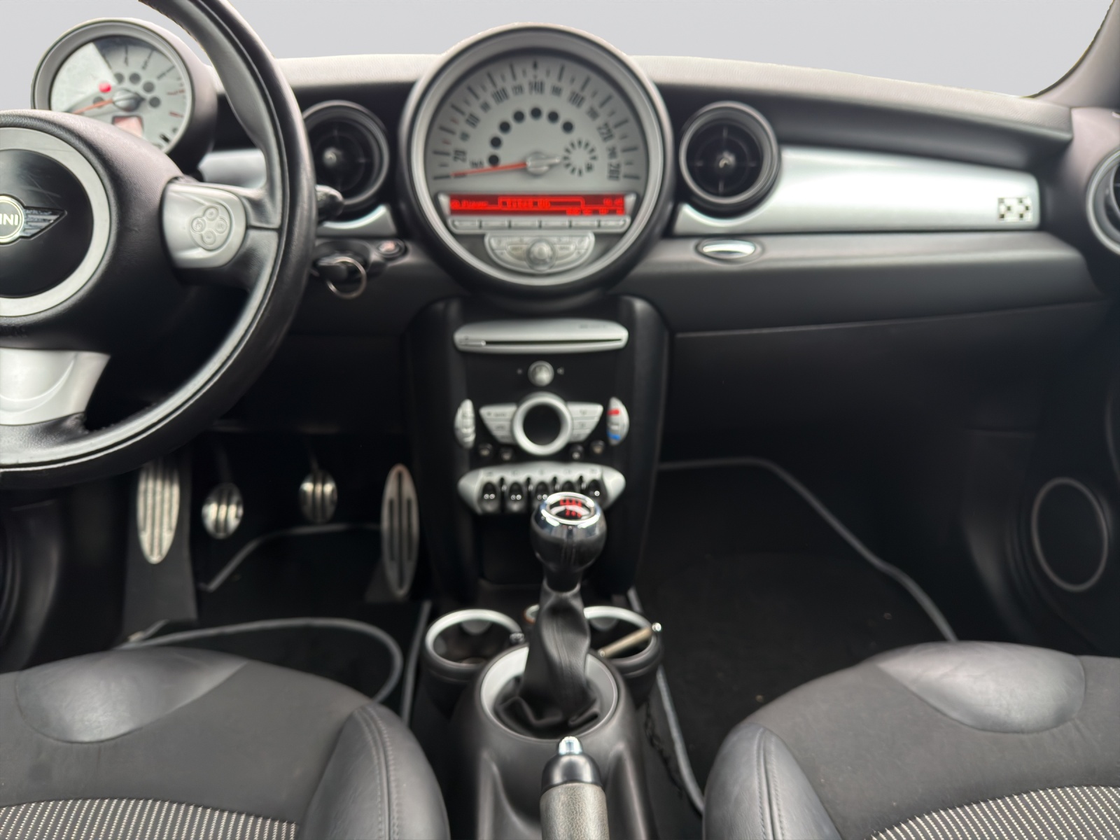 MINI Cooper John Cooper Works-image-17