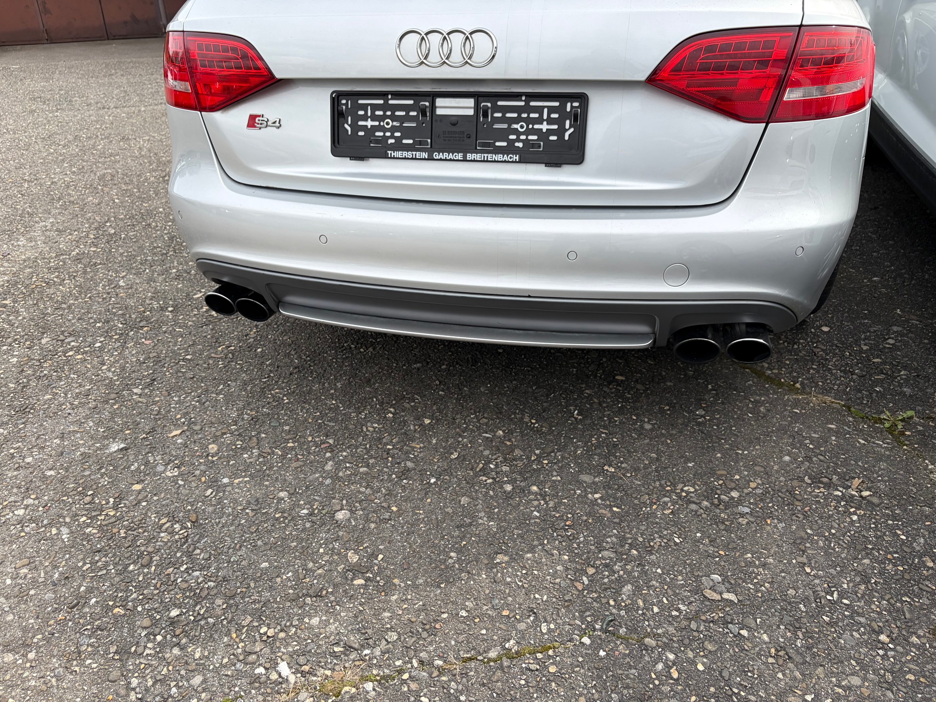 AUDI S4 Avant 3.0 TFSI quattro S-tronic-image-13