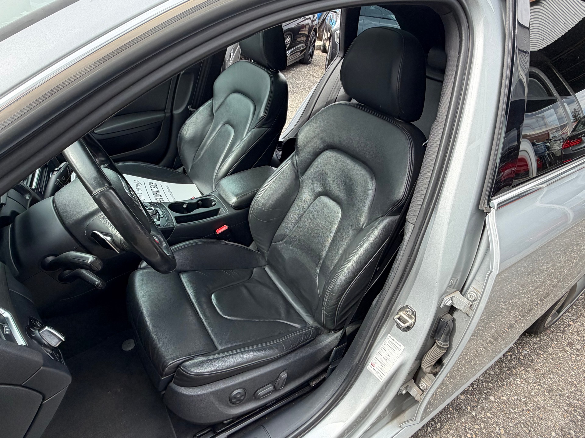 AUDI S4 Avant 3.0 TFSI quattro S-tronic-image-18