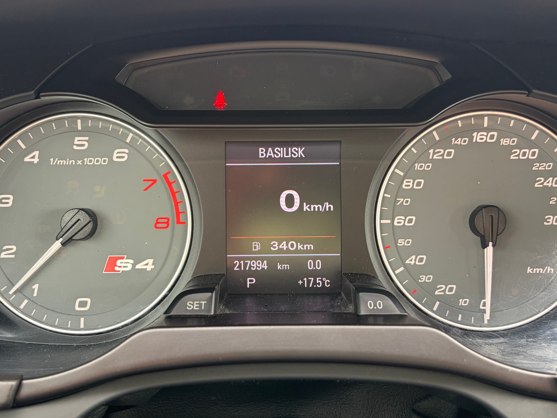 AUDI S4 Avant 3.0 TFSI quattro S-tronic-image-23