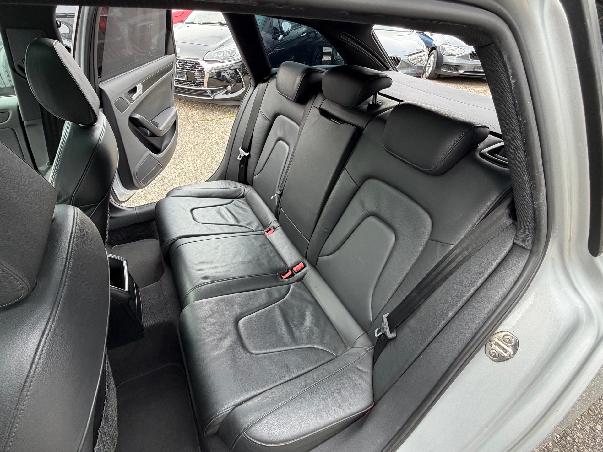 AUDI S4 Avant 3.0 TFSI quattro S-tronic-image-19