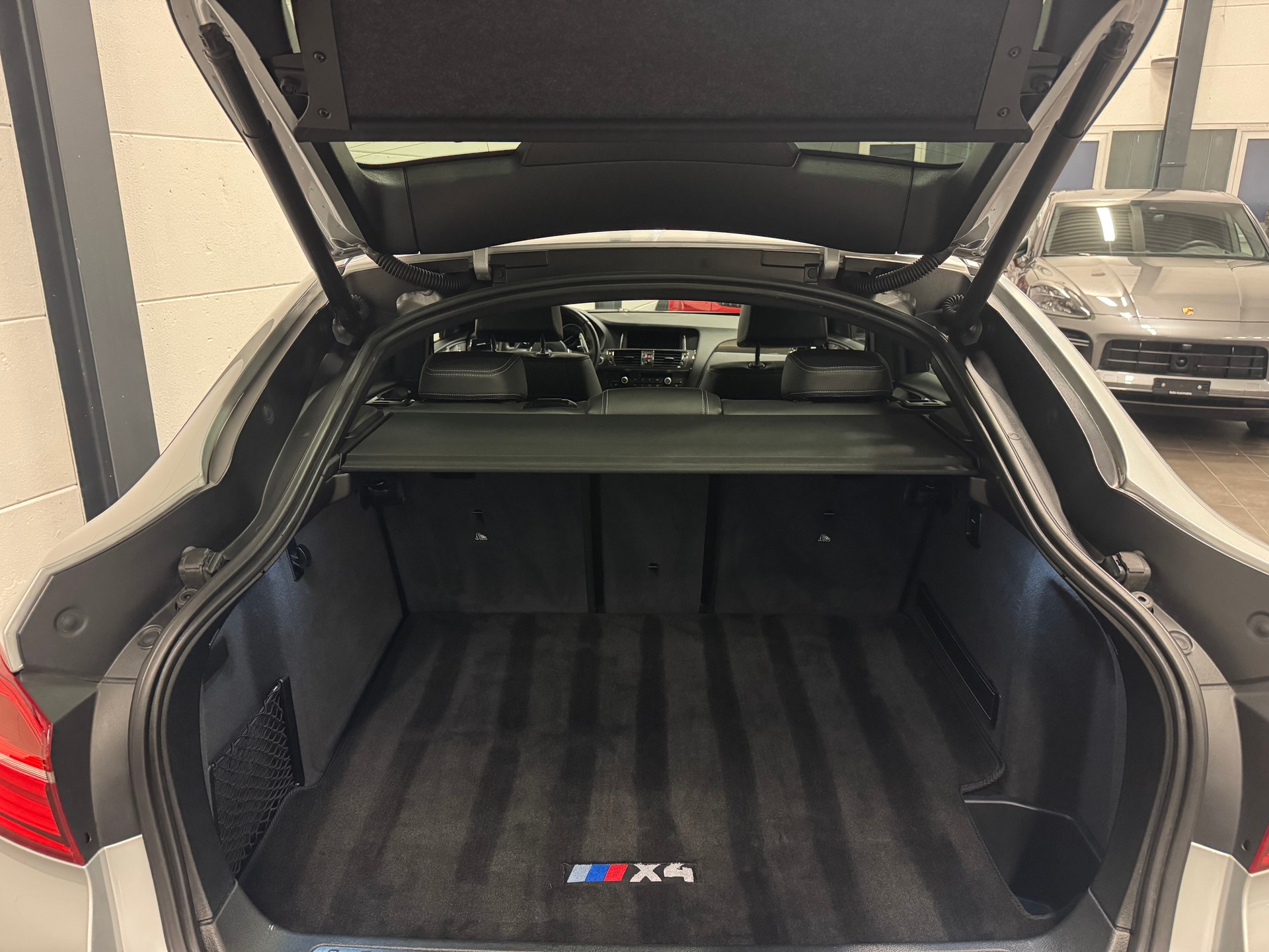 BMW X4 M 40i Steptronic-image-23