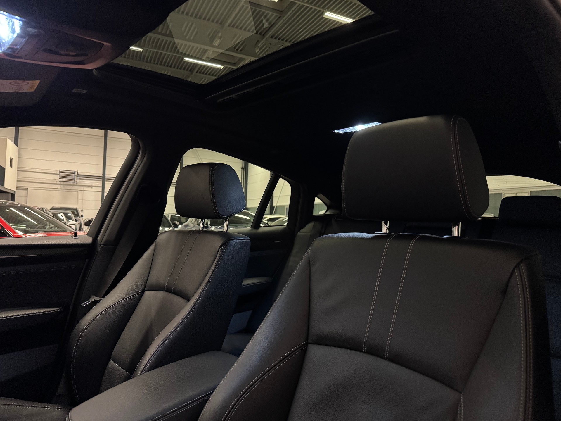 BMW X4 M 40i Steptronic-image-18