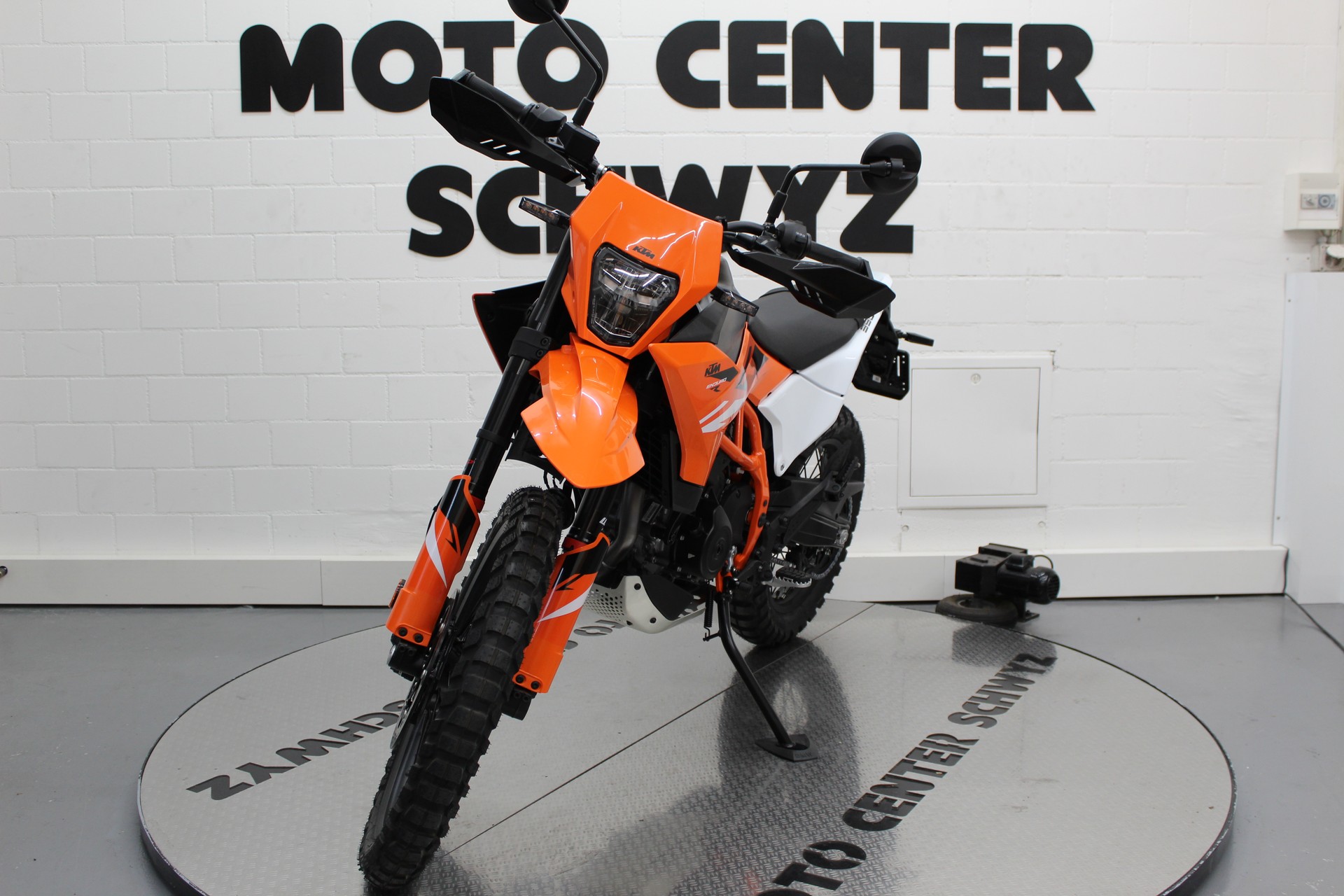 KTM 390 Enduro R-showroom-element-3