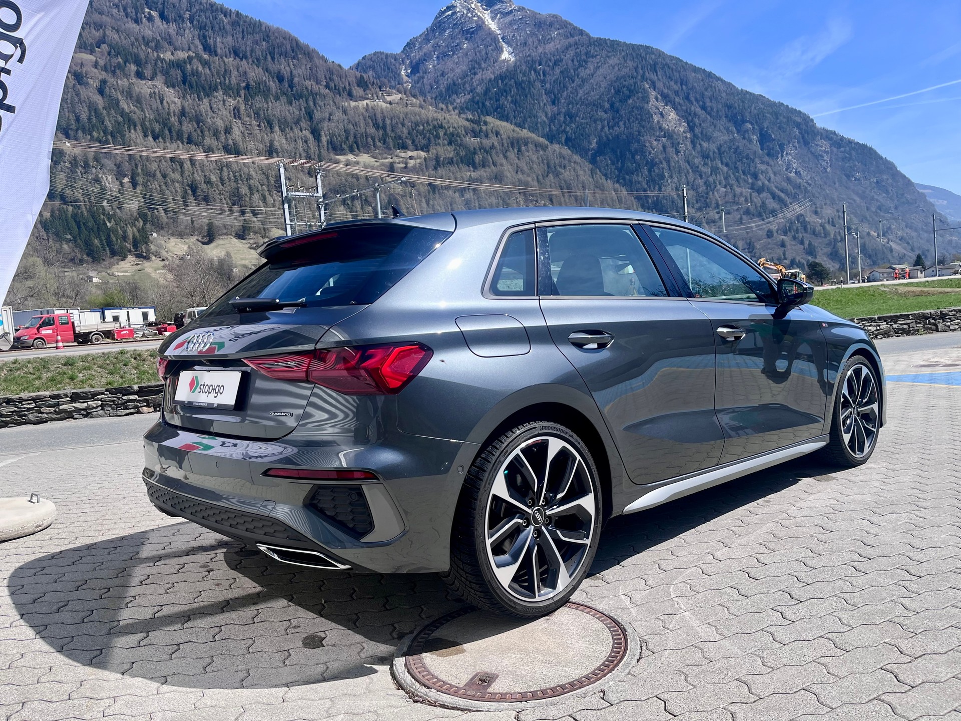 AUDI A3 Sportback 40 TDI S line S-tronic quattro-image-1