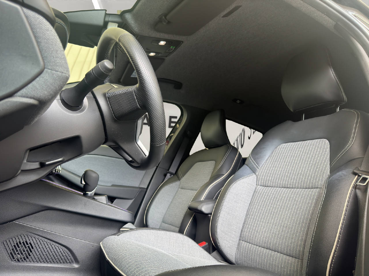 RENAULT Clio 1.6 E-Tech techno-image-10