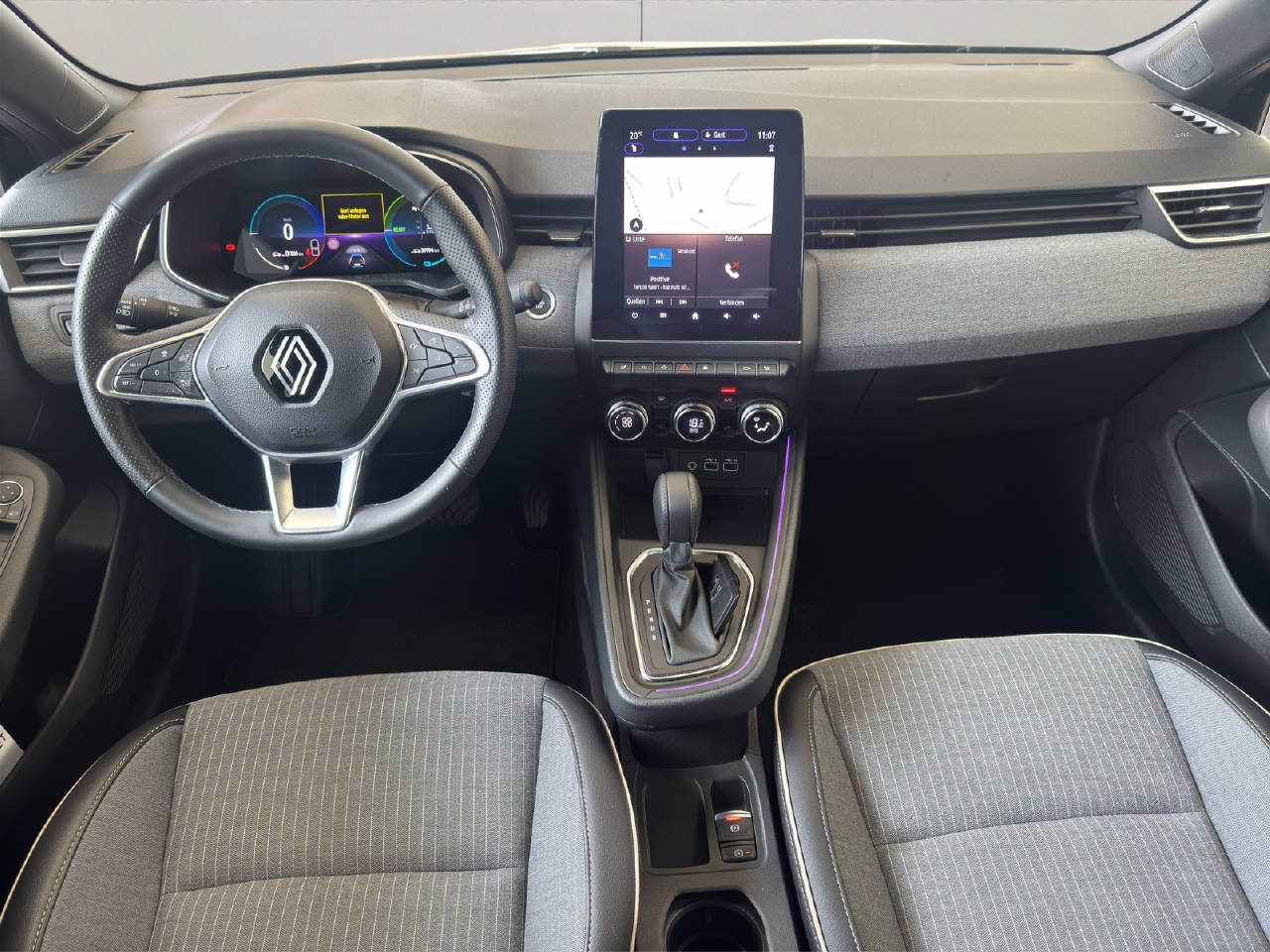 RENAULT Clio 1.6 E-Tech techno-image-7