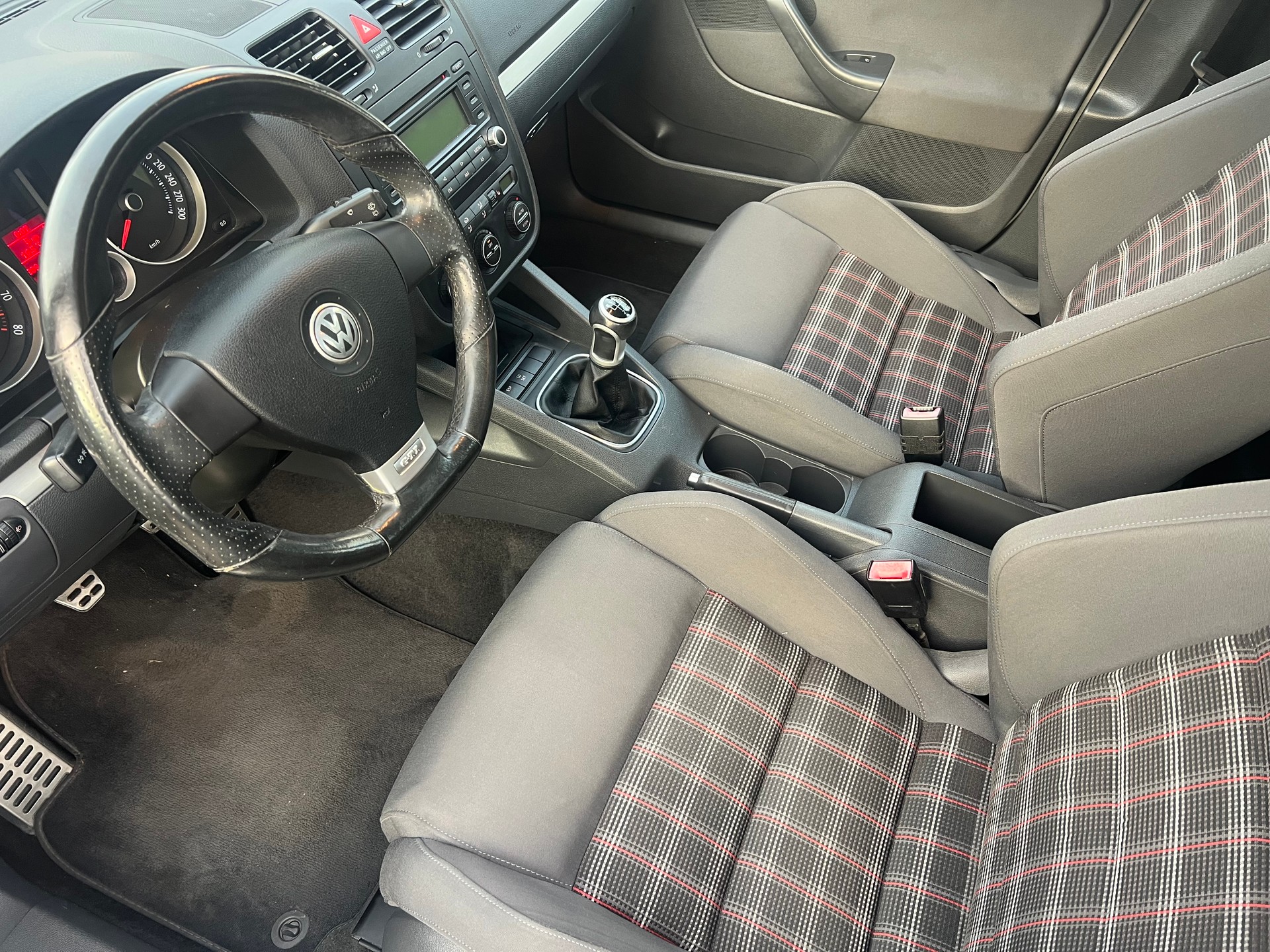 VW Golf 2.0 TFSI GTI-image-8
