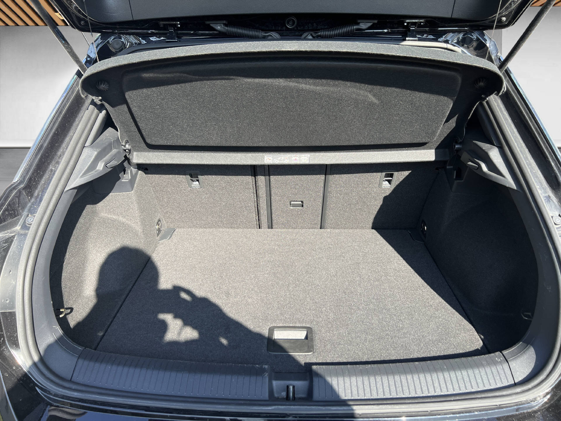 VW T-Roc 2.0 TSI R DSG 4motion-image-9