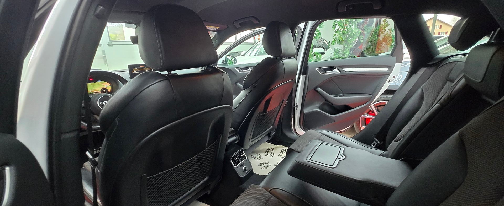 AUDI A3 Sportback 1.5 TFSI S-tronic Sport-image-19