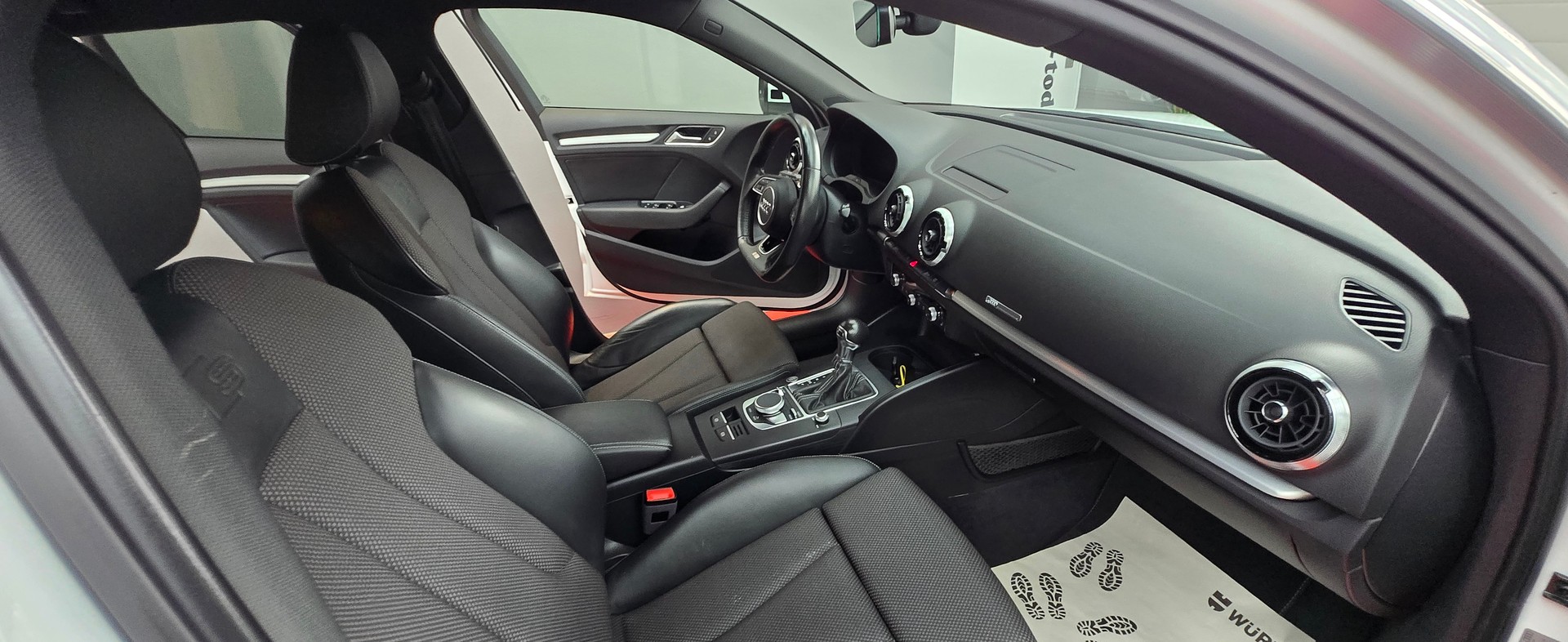 AUDI A3 Sportback 1.5 TFSI S-tronic Sport-image-8