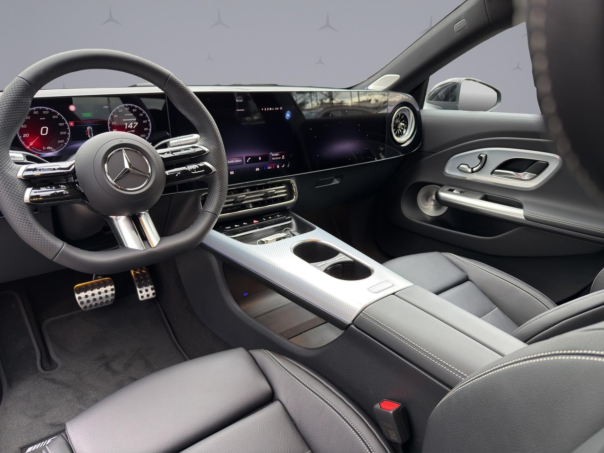 MERCEDES-BENZ CLA 250+ AMG Line-image-12
