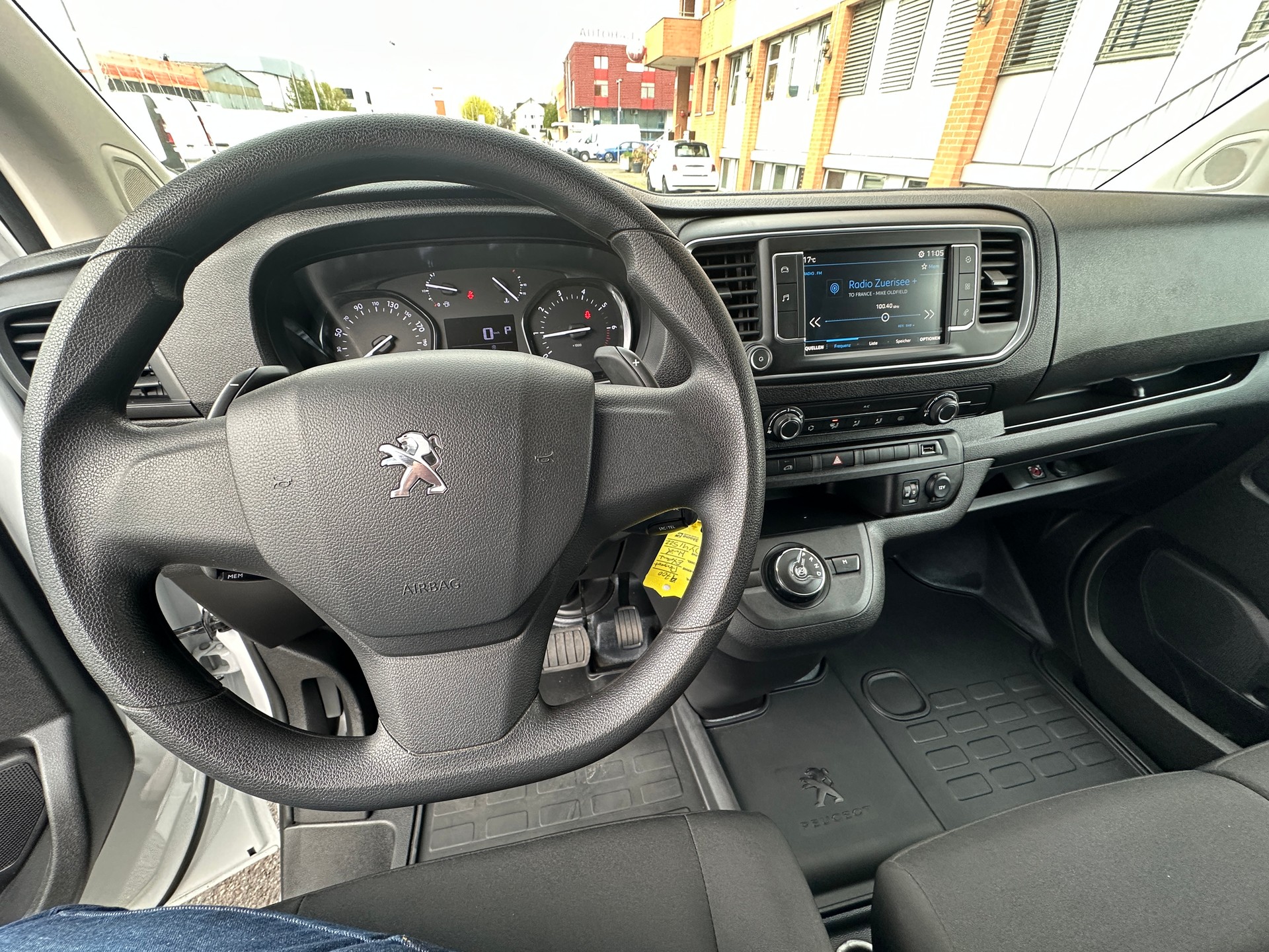 PEUGEOT Expert 2.0 BlueHDi 145 S&S Standard EAT8-image-6