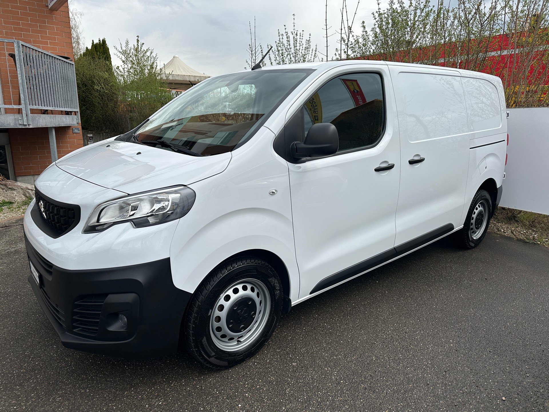 PEUGEOT Expert 2.0 BlueHDi 145 S&S Standard EAT8-image-2
