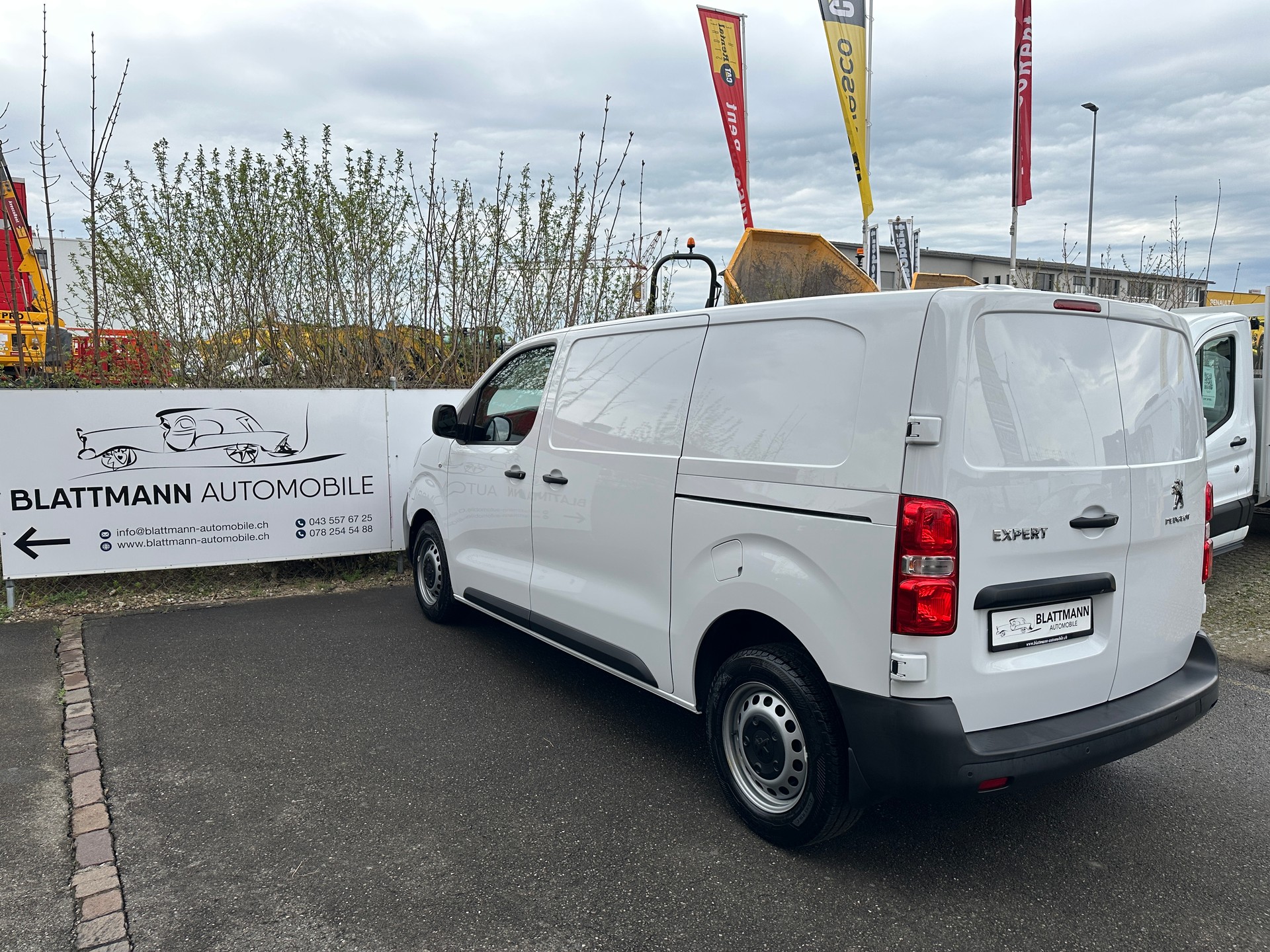 PEUGEOT Expert 2.0 BlueHDi 145 S&S Standard EAT8-image-13