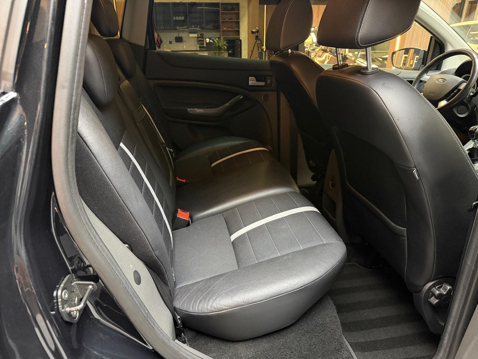 FORD Kuga 2.0 TDCi 140 Titanium-image-19