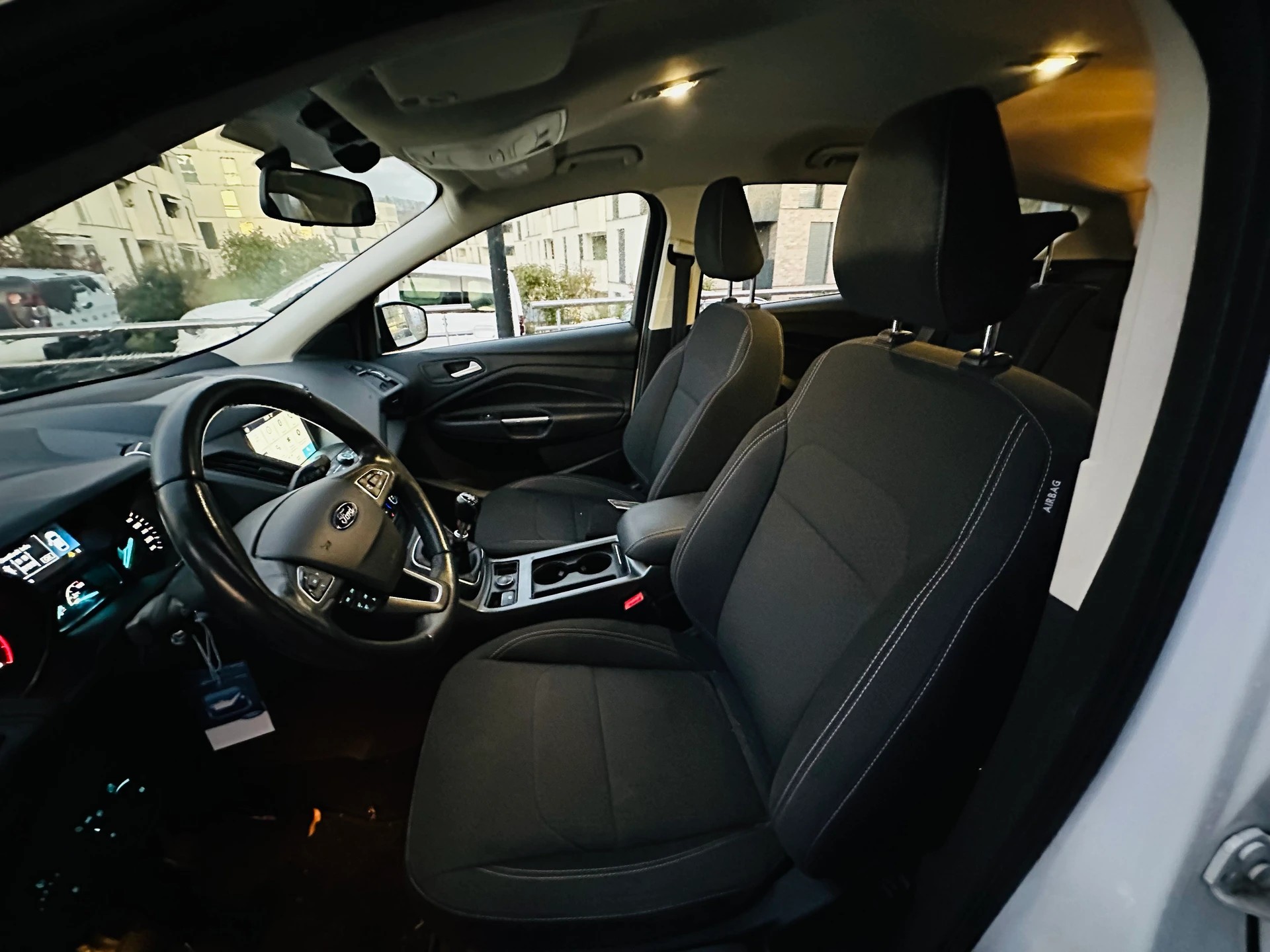 FORD Kuga 1.5 TDCi Business 2WD-image-13