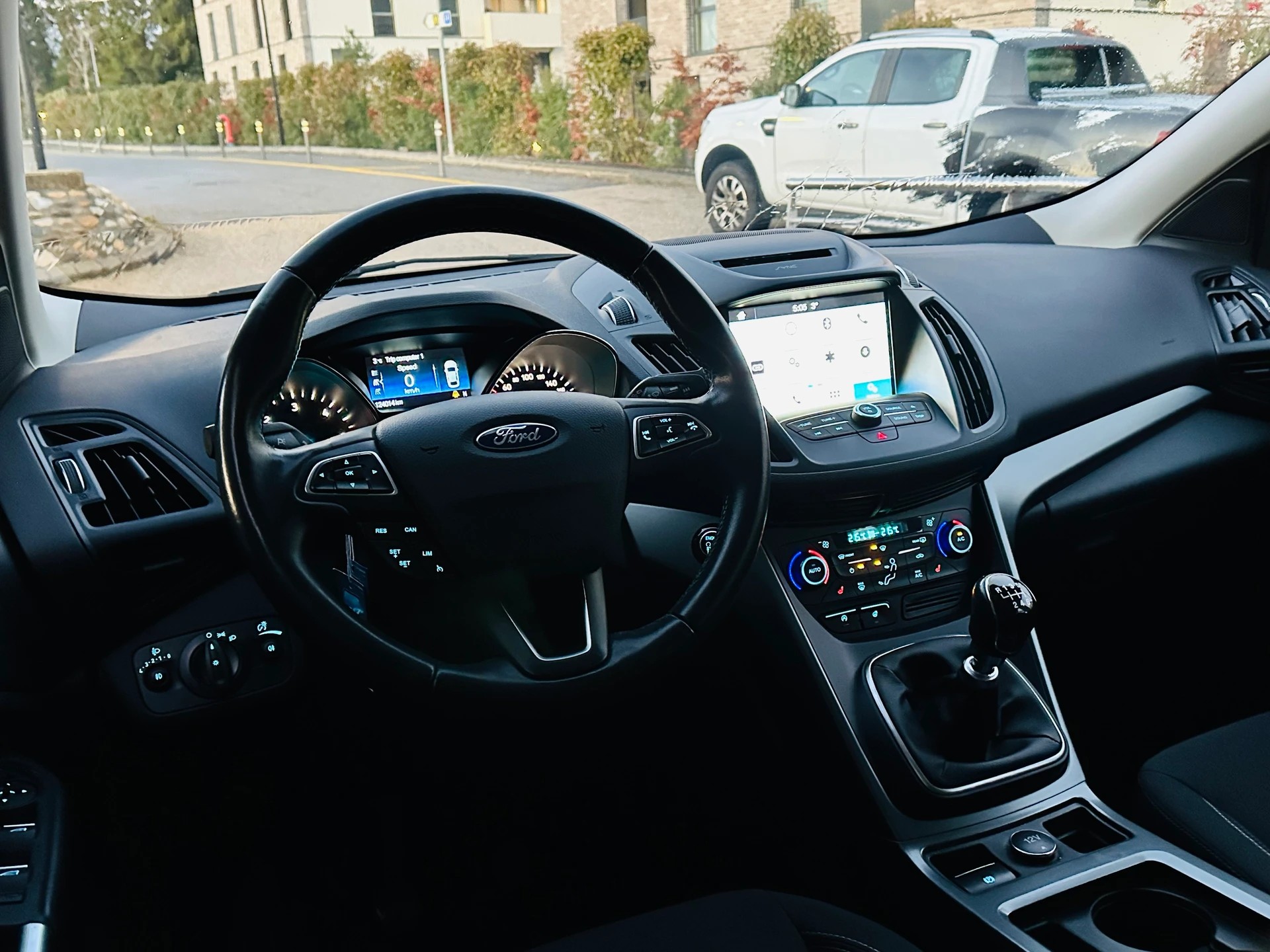 FORD Kuga 1.5 TDCi Business 2WD-image-9