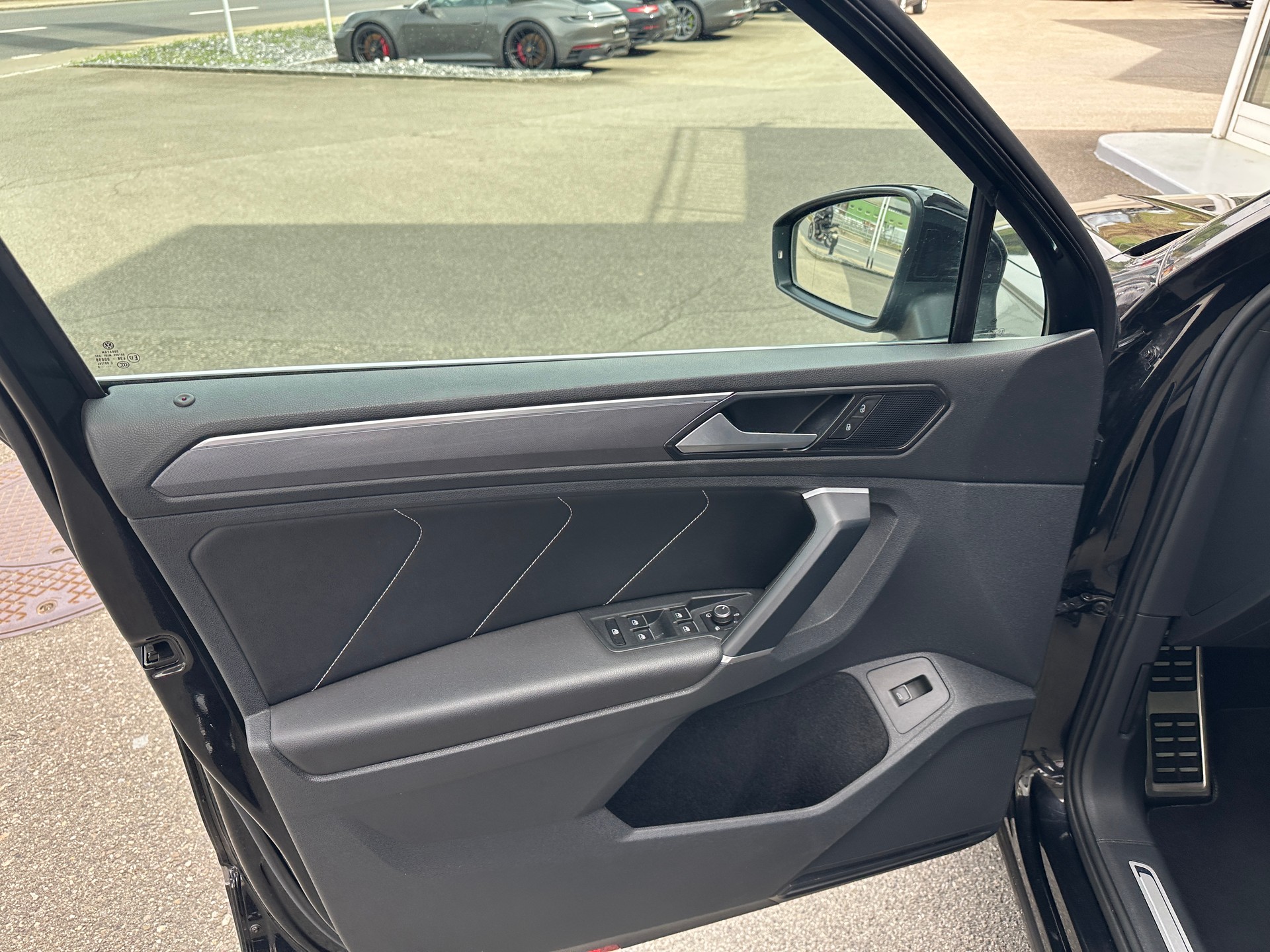 VW Tiguan 2.0TSI HL R Line 4Motion DSG-image-9